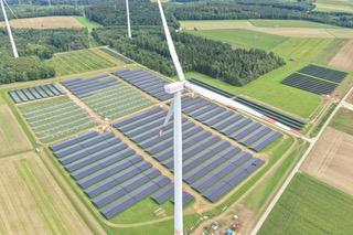 Na polach i na dachach: