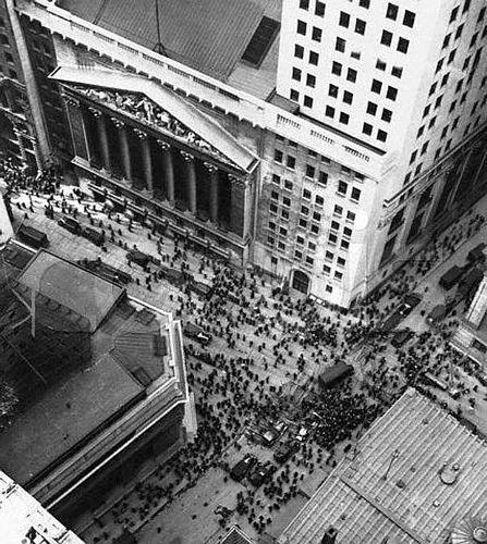 Tłumy na Wall Street w dniu krachu.