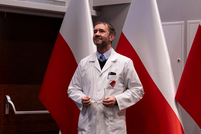 Obserwujemy wzrost liczby chorych z niewydolnością serca; progresja tej choroby staje się istotnym problemem społecznym, dlatego wprowadzanie takich rozwiązań jak telemonitoring pozwala na zapewnienie lepszej opieki nad tą grupą pacjentów - powiedział prof. Maciej Sterliński, zastępca dyrektora ds. klinicznych NIKard.