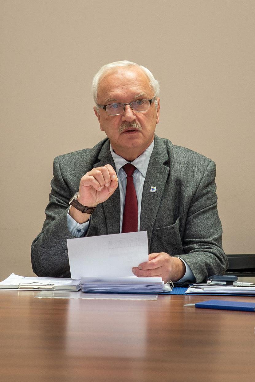Władysław Perchaluk apeluje - róbmy więcej testów na koronawirusa. Władysław Perchaluk apeluje - róbmy więcej testów na koronawirusa.