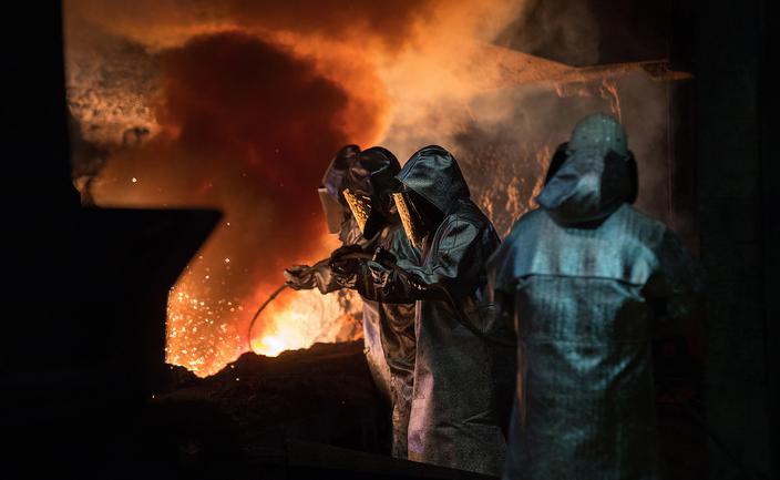 KE zamyka szlaban na import stali. Tnie dostępne limity i podnosi cło