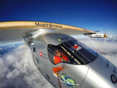 Bertrand Piccard przekonuje, że warto robić rzeczywielkie nie dla sławy, lecz możliwości, jakie ona daje.