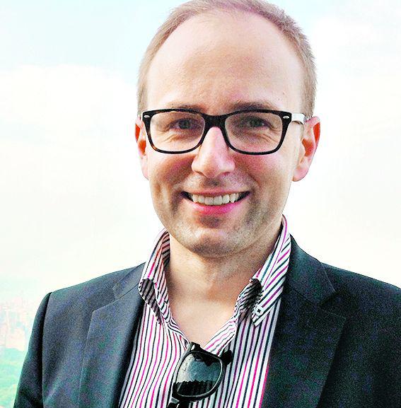 MUROWANY AWANS: Juliusz Komorek z Ryanaira obiecuje, że od przyszłego sezonu zimowego linia przewiezie, korzystając z Modlina, 2 mln pasażerów. Gdyby tak się stało, mazowiecki port stałby się piątym lotniskiem w Polsce. [FOT. ARC] 