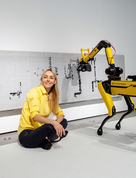 Robopies artysta. Jak Agnieszka Pilat nauczyła Basię tkać