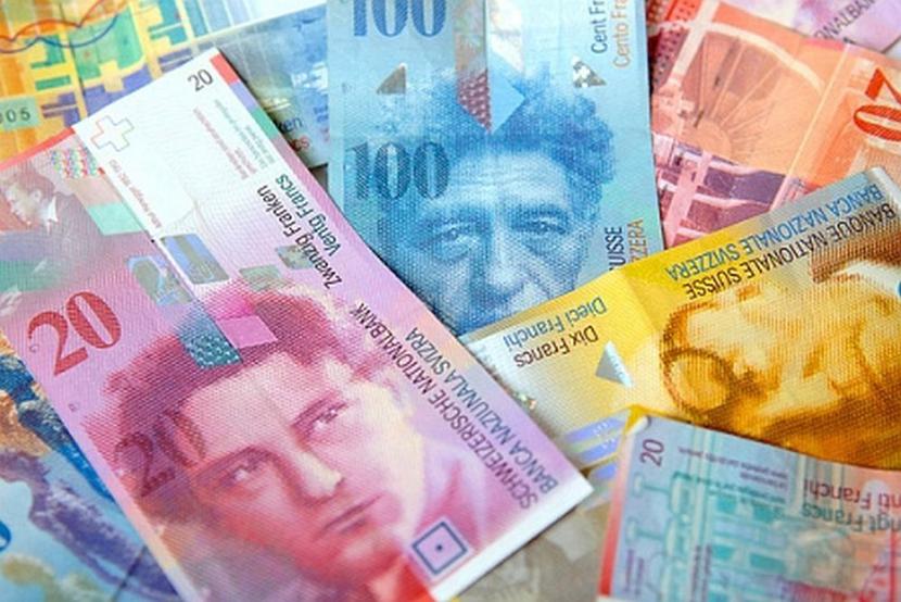 W ostatnich tygodniach media obiegły informacje o bankach, które zyskały od osób zadłużonych w walutach obcach dodatkowych zabezpieczeń kredytów hipotecznych.