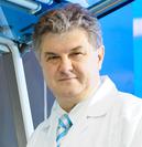 Prof. Andrzej Mackiewicz: Pracujemy nad szczepionką przeciw SARS-CoV2, która zarazem leczy