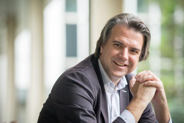 Próby nawiązania łączności: Próby nawiązania łączności: