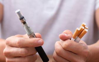 Będą zmiany w programie leczenia uzależnienia od nikotyny. Ma objąć także osoby używające e-papierosów