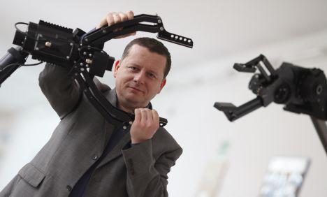 Elementy Proteusa wystawione na targach CeBIT cieszyły się dużym zainteresowaniem. Wystawa była zasianiem ziarna, które powinno zaowocować konkretnymi zamówieniami w ciągu kilkunastu miesięcy — mówi Piotr Szynkarczyk, koordynator projektu z ramienia PIAP. [FOT. WM]