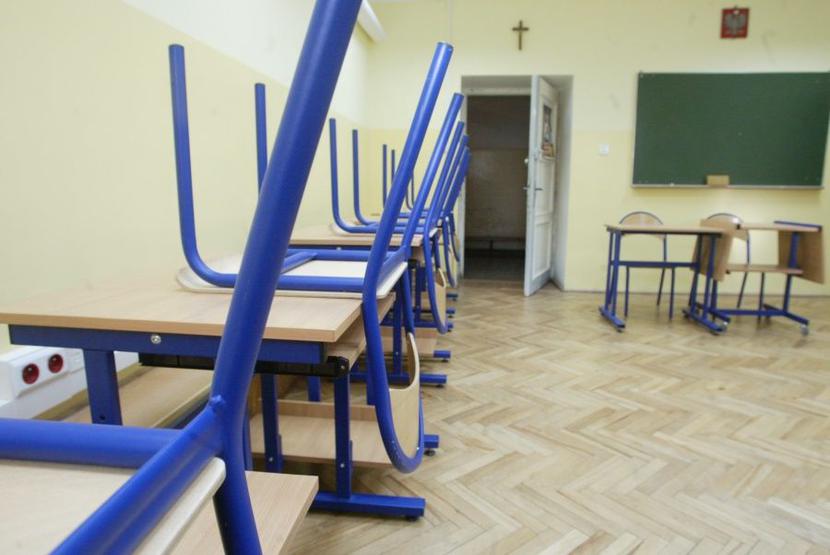 Nauczyciele muszą się liczyć z redukcją etatów.