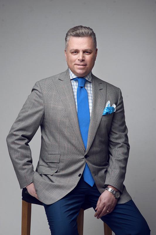 TECHNOLOGIA PRZYSZŁOŚCI: Ze stworzonego przez nas innowacyjnego kompozytutekstylnego VIVE Texcellence można wyprodukować m.in. elementy placu zabaw,deski tarasowe, ławki, ogrodzenia, pomosty, a w Holandii wykłada się nim brzegi kanałów – mówi Bertus Servaas, prezes zarządu VIVE Textile Recycling TECHNOLOGIA PRZYSZŁOŚCI: Ze stworzonego przez nas innowacyjnego kompozytutekstylnego VIVE Texcellence można wyprodukować m.in. elementy placu zabaw,deski tarasowe, ławki, ogrodzenia, pomosty, a w Holandii wykłada się nim brzegi kanałów – mówi Bertus Servaas, prezes zarządu VIVE Textile Recycling