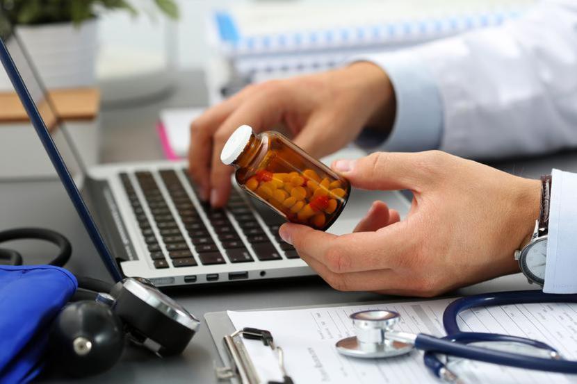 MZ będzie otrzymywać codzienne raporty z monitorowania przypisywania leków psychotropowych i narkotycznych. MZ będzie otrzymywać codzienne raporty z monitorowania przypisywania leków psychotropowych i narkotycznych.