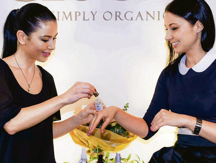 Justyna Szuszkiewicz i Daria Prochenka wprowadziły na rynek nową markę ekologicznych kosmetyków — Clochee. Biznes wspiera Polska Fundacja Przedsiębiorczości w ramach programu dla start-upów Pomeranus Seed.
 [FOT. J.GASZYNSKI-FOTO- JAGA.INFO]