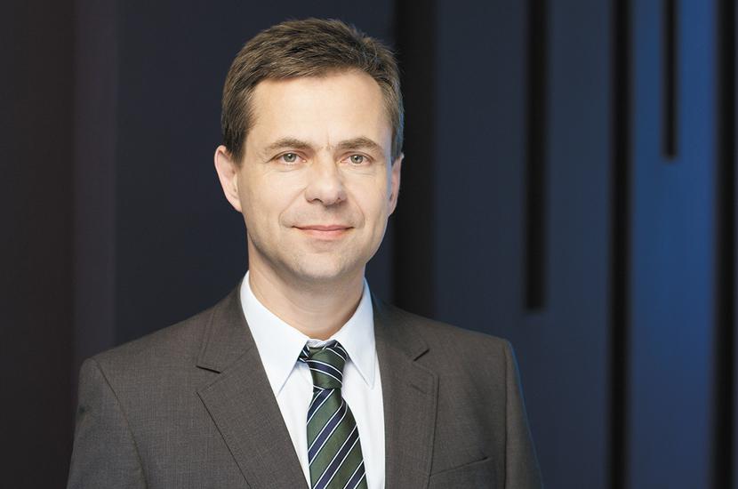Prof. dr hab. n. med. Piotr Sieroszewski jest specjalistą w dziedzinie położnictwa, ginekologii i perinatologii, kierownikiem I Katedry Ginekologii i Położnictwa
oraz Kliniki Medycyny Płodu i Ginekologii Uniwersytetu Medycznego w Łodzi,
prezesem Polskiego Towarzystwa Ginekologów i Położników. Prof. dr hab. n. med. Piotr Sieroszewski jest specjalistą w dziedzinie położnictwa, ginekologii i perinatologii, kierownikiem I Katedry Ginekologii i Położnictwa
oraz Kliniki Medycyny Płodu i Ginekologii Uniwersytetu Medycznego w Łodzi,
prezesem Polskiego Towarzystwa Ginekologów i Położników.