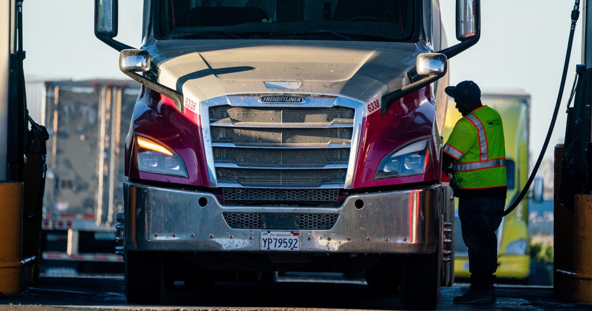 Photo: pb.pl Trump suspends federal excise taxes on red diesel for road vehicles
