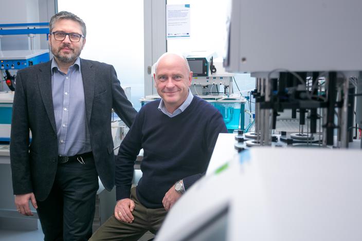 Część kart na stole: Część kart na stole: