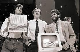 Pierwsze komputery Apple trafiły do sklepów w 1976 r. za cenę 666,66 USD. Teraz, w pełni funkcjonalny, pierwszy egzemplarz stanie się przedmiotem aukcyjnym, a sprzedaż tego urządzenia najprawdopodobniej przyniesie zdecydowanie wyższe korzyści finansowe