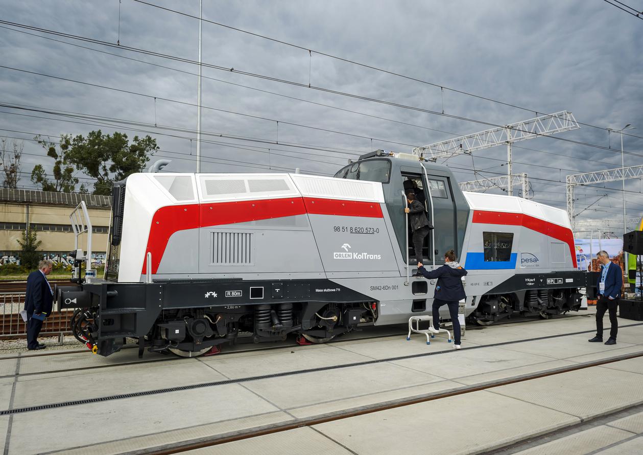 Orlen testuje pierwszą w Polsce lokomotywę na wodór