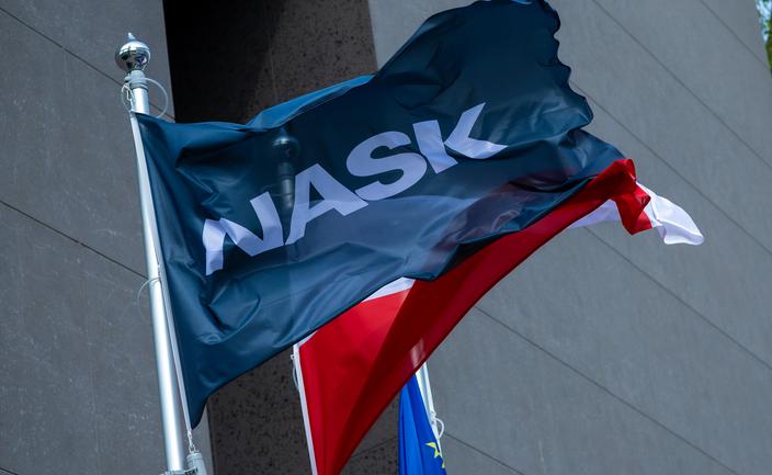 Nagła dymisja w NASK SA, wcześniej pytania o służbowe audi